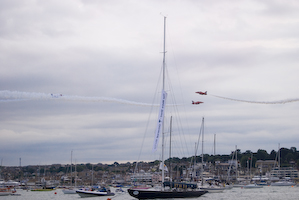 Regatta Cottage - Red Arrows over Cowes